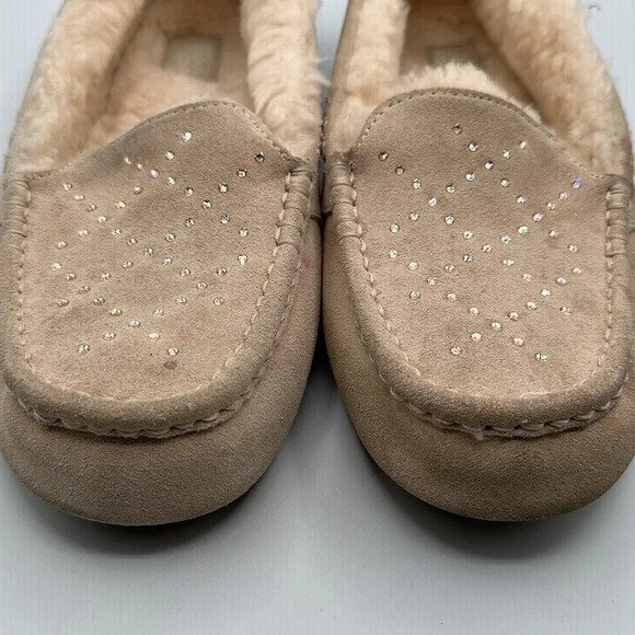 UGG Australia Classic Tan SHEEPSKIN MOCCASIN SLIPPERS 1012885H - Picture 10 of 10